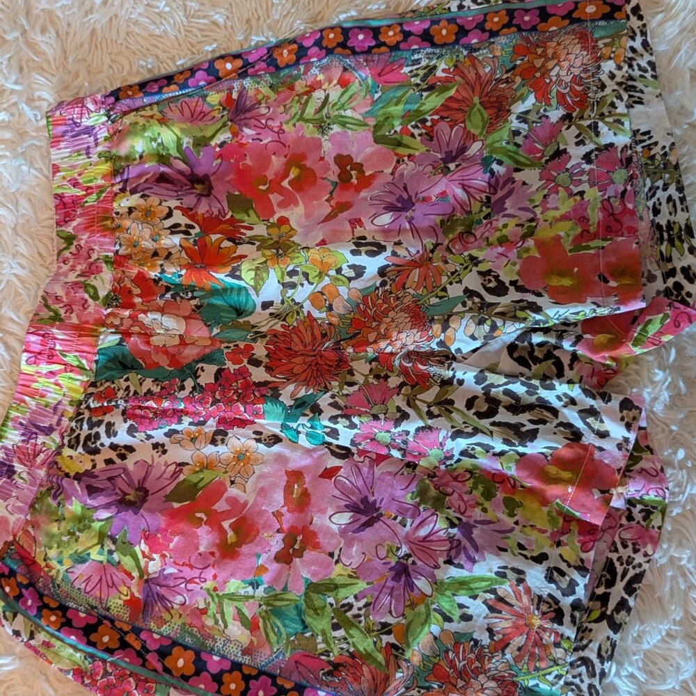 Johnny Was shorts and Top outfit - new without tags - size M - Picture 3 of 5